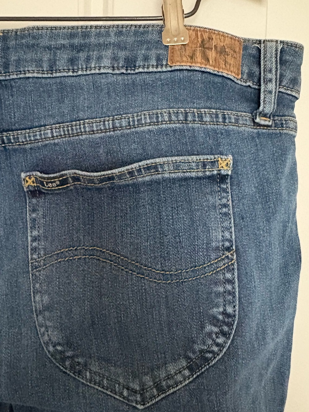Lee Jeans women’s 18M stretchy